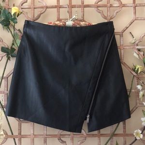 Vince Camuto Black asymmetrical faux leather skirt